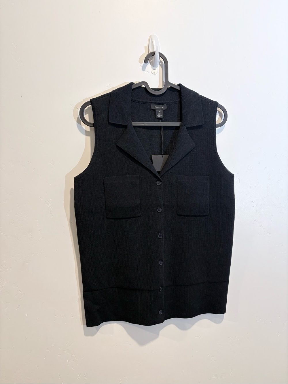 Halogen Sleeveless Button Front Knit Top in Black - Size S